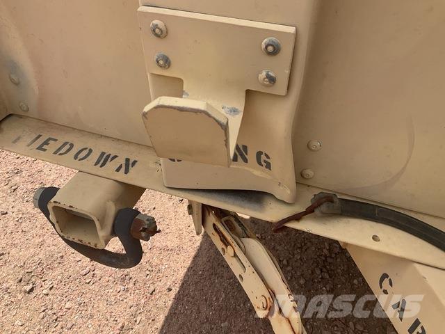  Raytheon M1101 Outros Reboques