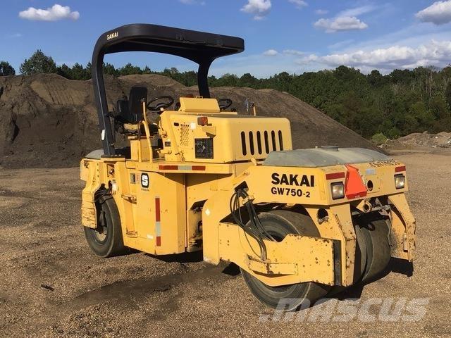Sakai GW750-2 Cilindros Compactadores de pneus