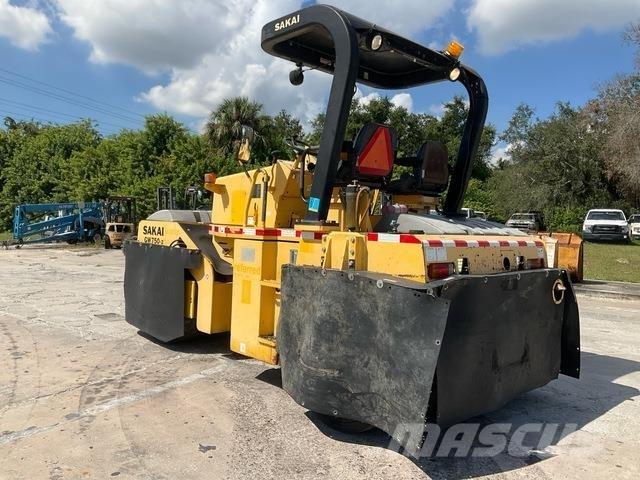 Sakai GW750-2 Cilindros Compactadores de pneus