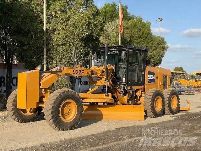 SEM 922F Motoniveladoras