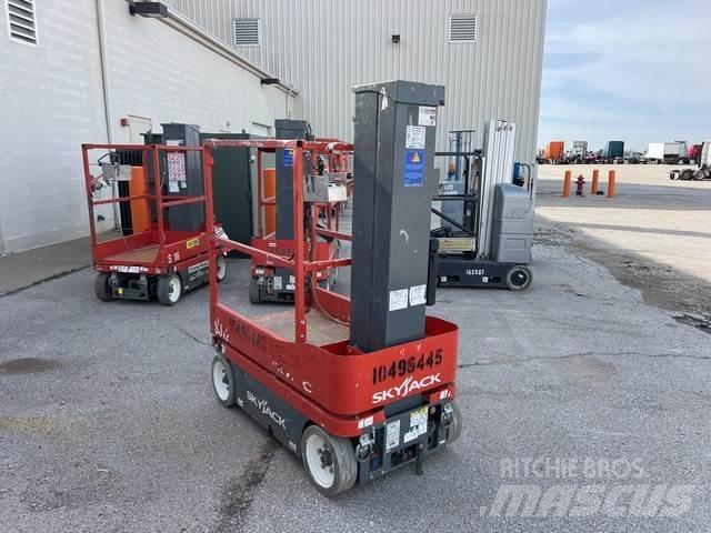 SkyJack SJ12 Plataformas de Mastro Vertical