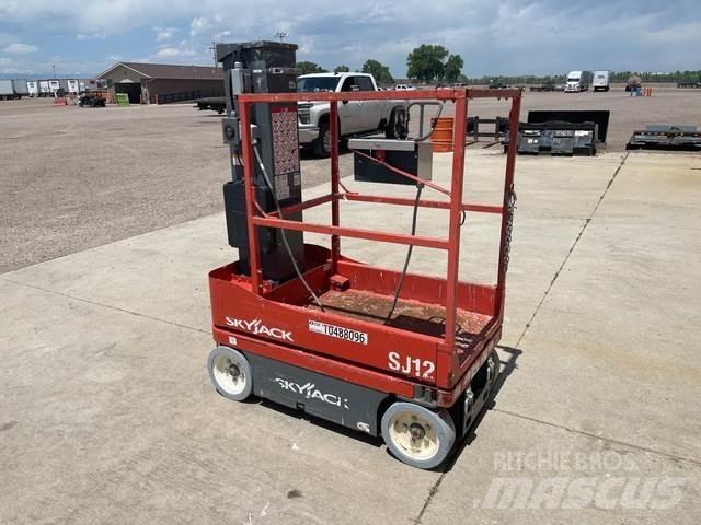 SkyJack SJ12 Plataformas de Mastro Vertical