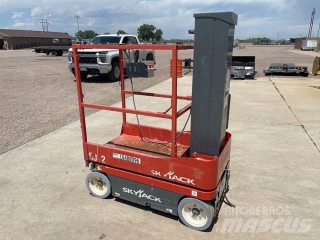 SkyJack SJ12 Plataformas de Mastro Vertical