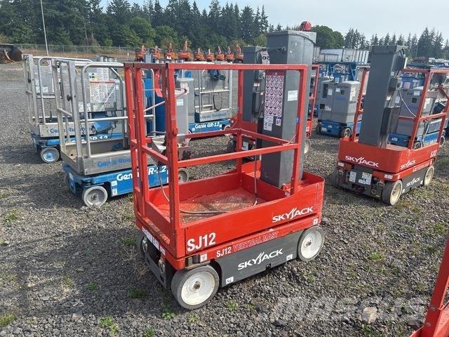 SkyJack SJ12 Plataformas de Mastro Vertical