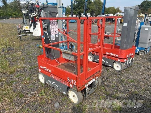 SkyJack SJ12 Plataformas de Mastro Vertical