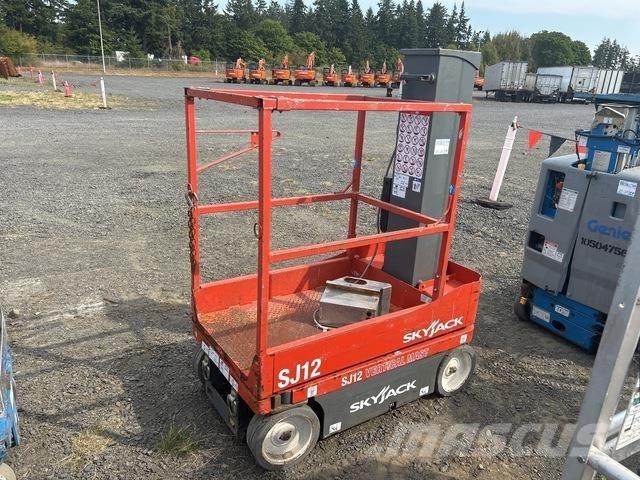 SkyJack SJ12 Plataformas de Mastro Vertical
