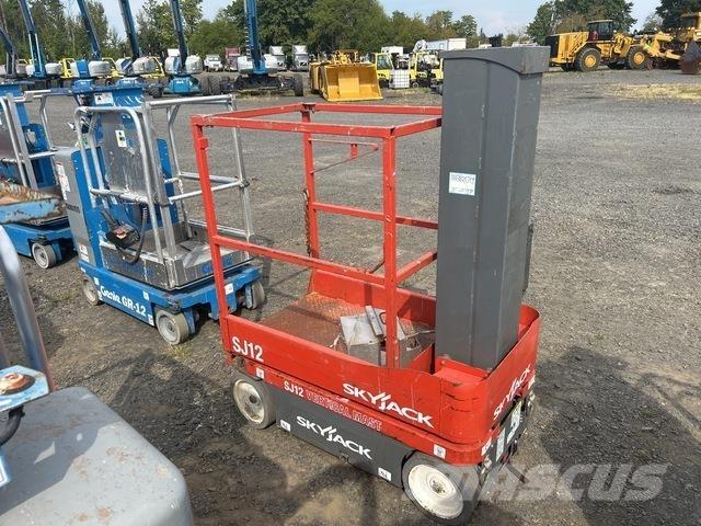 SkyJack SJ12 Plataformas de Mastro Vertical