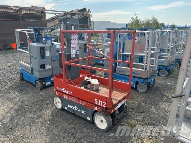 SkyJack SJ12 Plataformas de Mastro Vertical