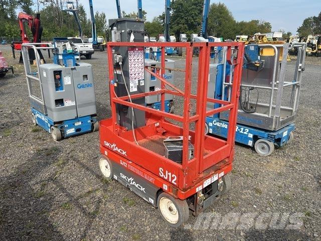 SkyJack SJ12 Plataformas de Mastro Vertical