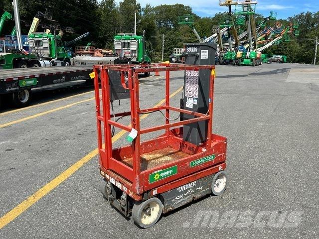 SkyJack SJ12 Plataformas de Mastro Vertical