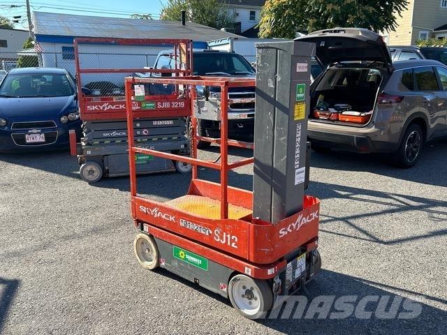 SkyJack SJ12 Plataformas de Mastro Vertical