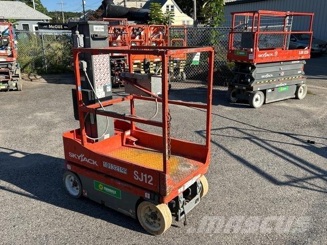 SkyJack SJ12 Plataformas de Mastro Vertical