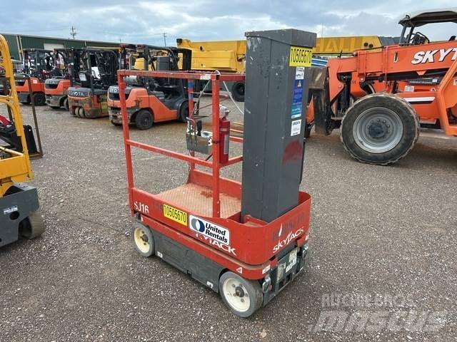 SkyJack SJ16 Plataformas de Mastro Vertical