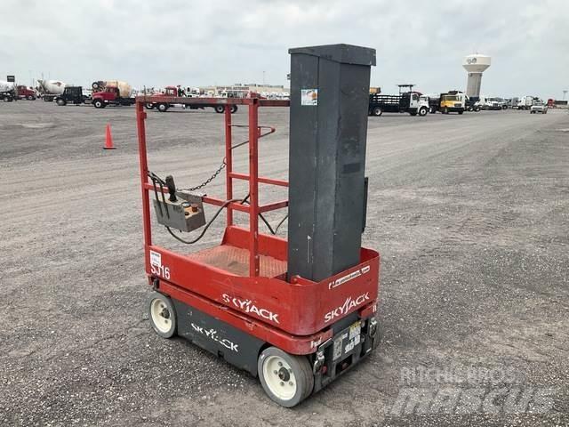 SkyJack SJ16 Plataformas de Mastro Vertical