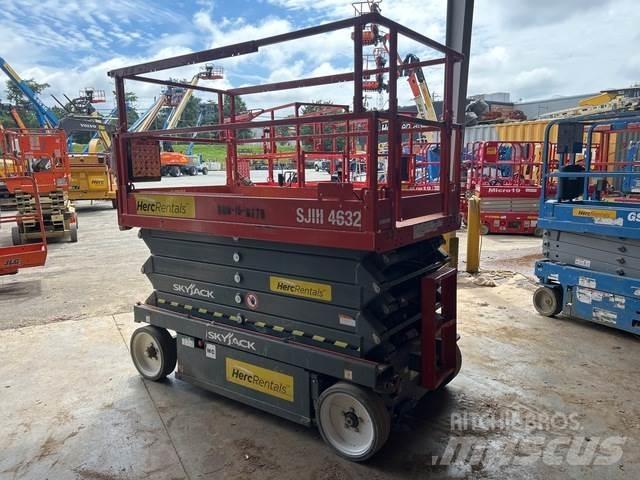 SkyJack SJ4632 Elevadores de tesoura