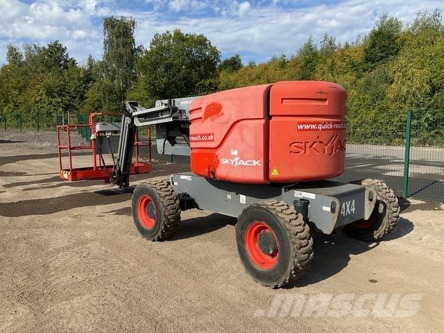 SkyJack SJ46AJ Elevadores braços articulados