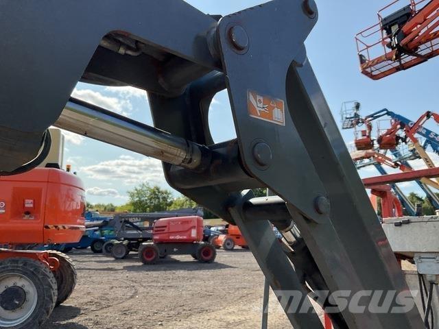 SkyJack SJ63J Elevadores braços articulados