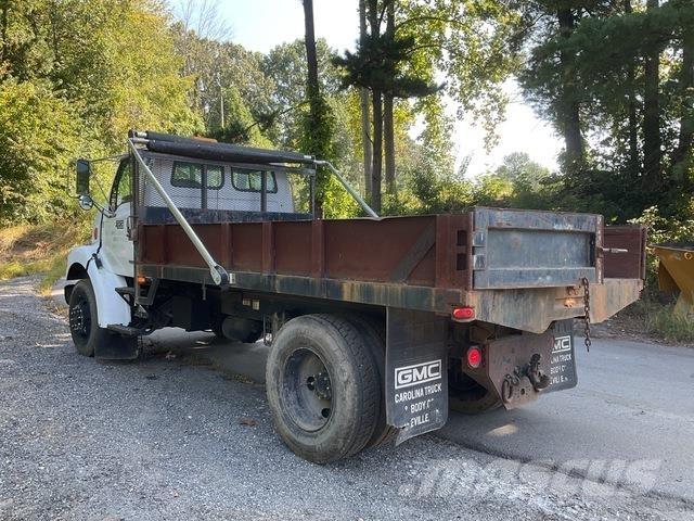 Sterling L7500 Camiões basculantes