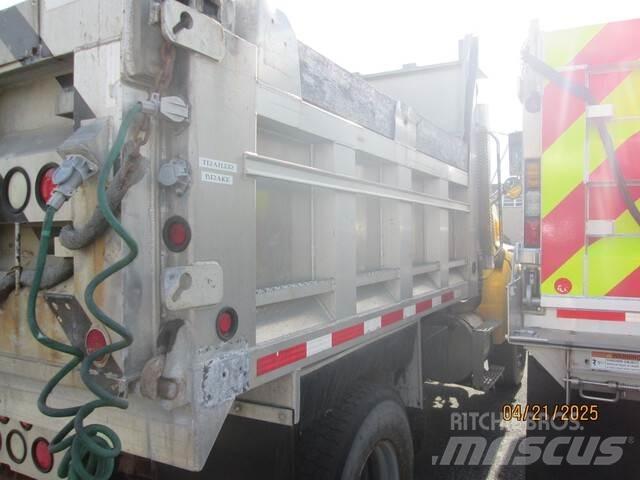 Sterling L8500 Camiões basculantes