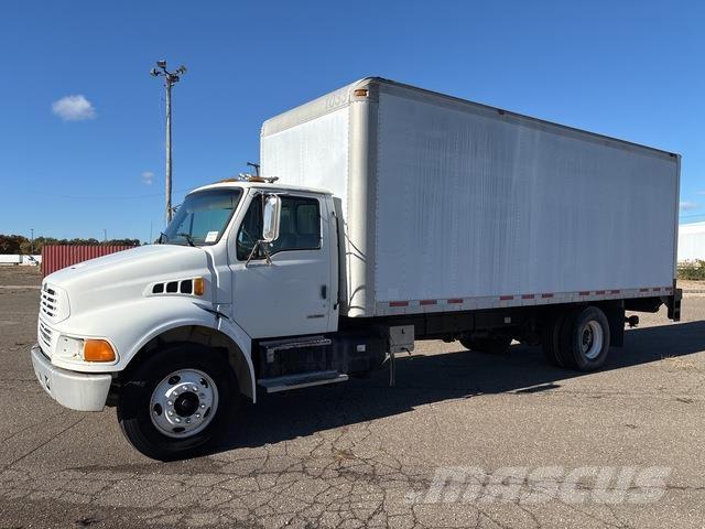 Sterling M7500 Camiões de caixa fechada