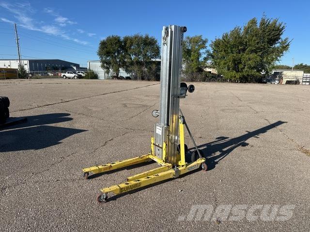 Sumner 2118 Guinchos, elevadores e elevações de materiais
