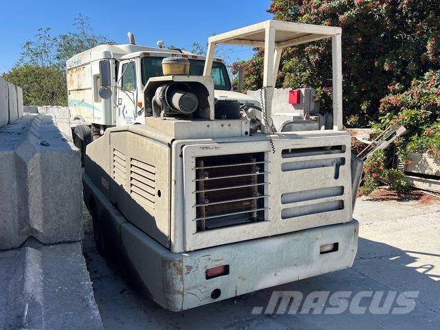 Tennant 800 Varredoras interior