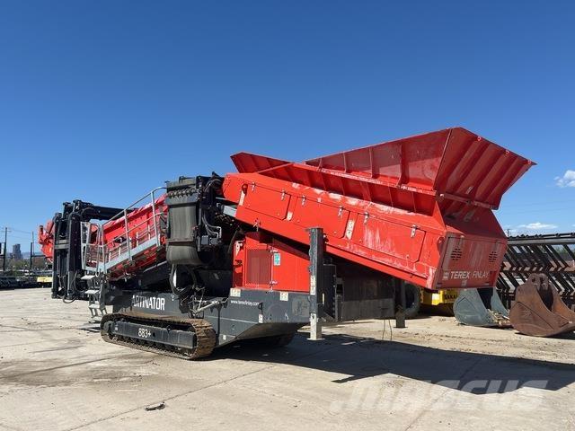 Terex 883+ Crivos