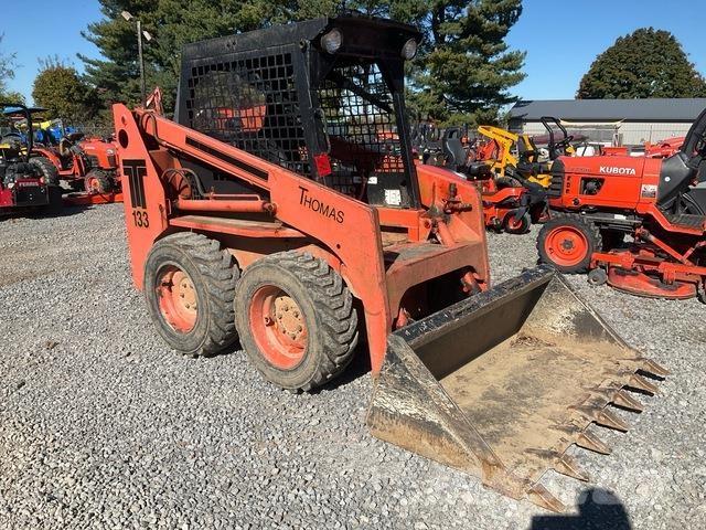 Thomas T133 Carregadoras de direcção deslizante