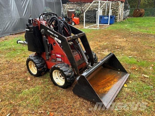Toro Dingo 322 Carregadoras de direcção deslizante