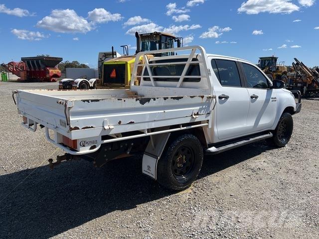 Toyota Hilux Outros