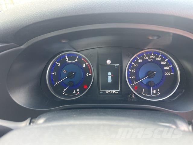 Toyota HiLux Outros