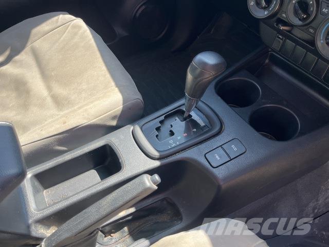 Toyota HiLux Outros