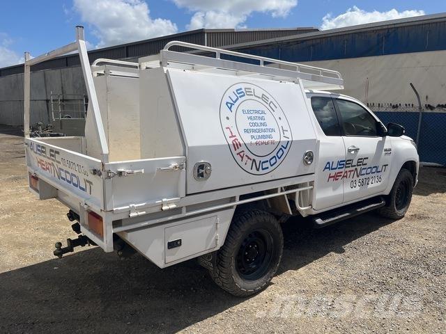 Toyota HiLux Outros
