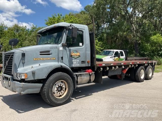 Volvo VHD Camiões estrado/caixa aberta