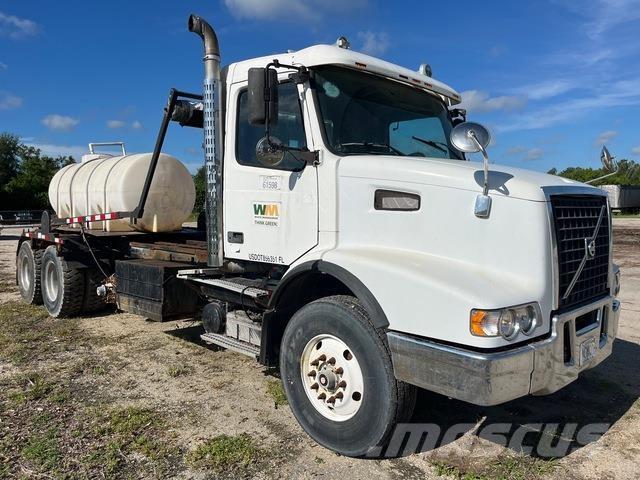Volvo VHD64 Camiões multibenne