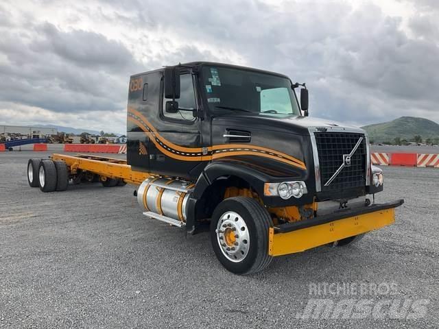 Volvo VHD64F Cabines e interior