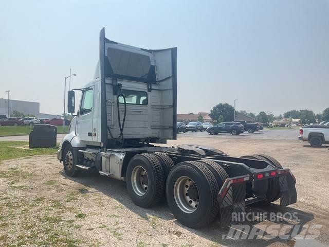 Volvo VNL 300 Tractores (camiões)