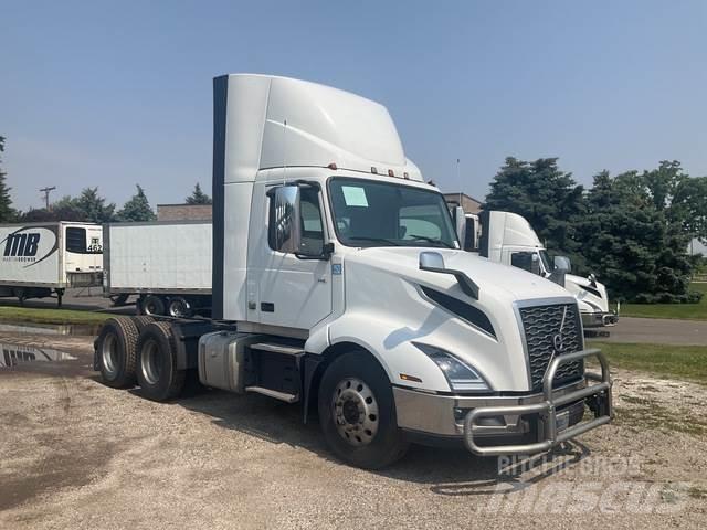 Volvo VNL 300 Tractores (camiões)