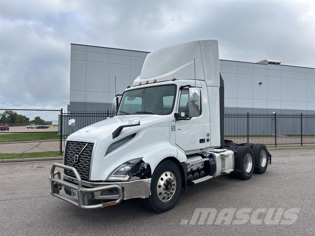 Volvo VNL 300 Tractores (camiões)