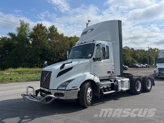 Volvo VNL 300 Tractores (camiões)