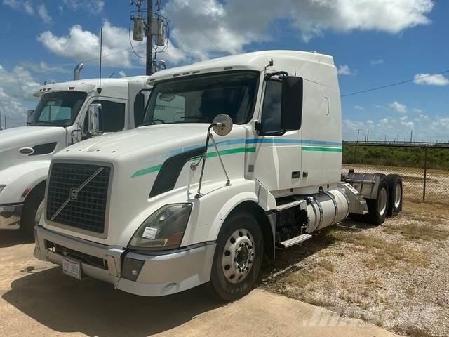 Volvo VNL64T Tractores (camiões)