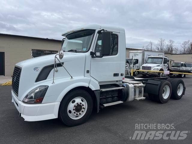 Volvo VNL64T Tractores (camiões)
