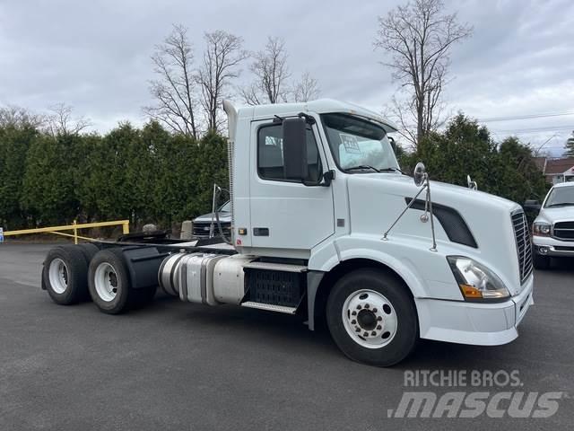 Volvo VNL64T Tractores (camiões)