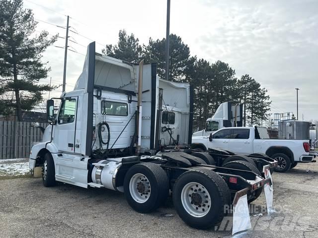 Volvo VNM Tractores (camiões)