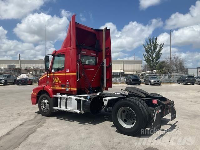 Volvo VNM Tractores (camiões)