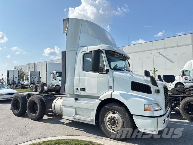 Volvo VNM Tractores (camiões)