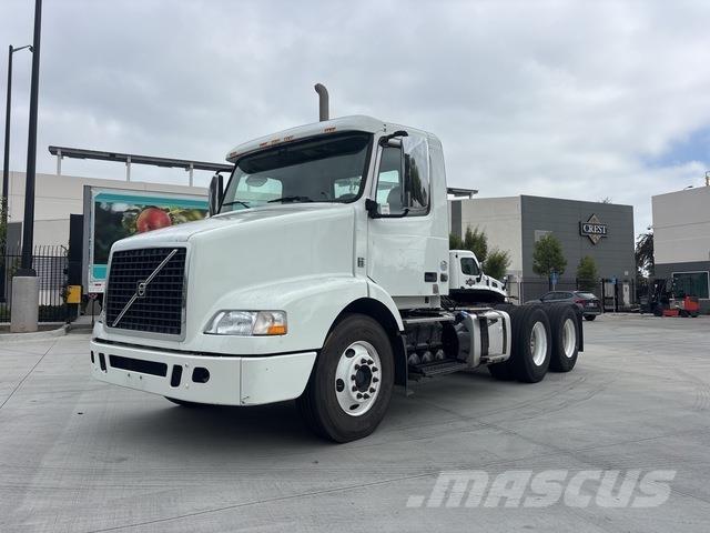 Volvo VNM 200 Tractores (camiões)