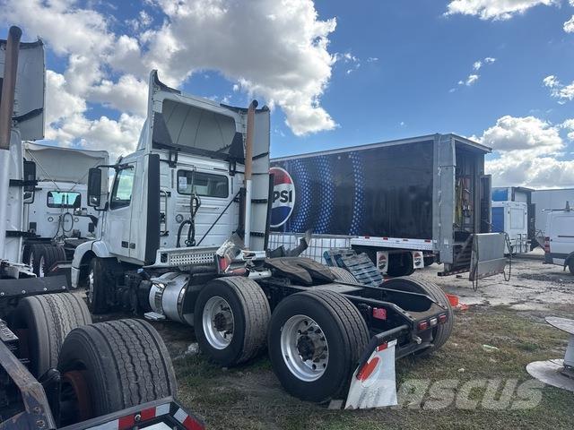 Volvo VNM200 Tractores (camiões)