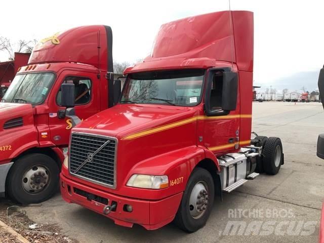 Volvo VNM42T Tractores (camiões)