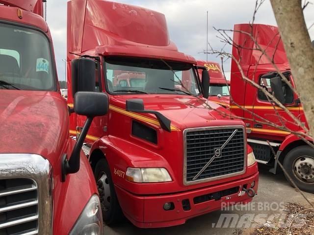 Volvo VNM42T Tractores (camiões)